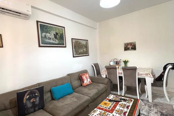 Jepet me qera apartament 2+1 ne Astir.