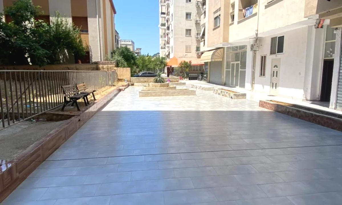 Shitet biznesi Lavanderi ne Misto Mame