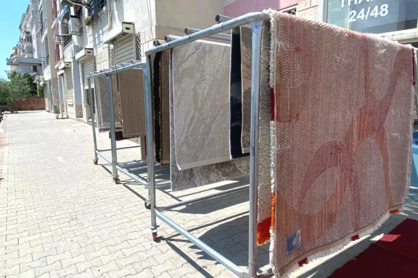 Shitet biznesi Lavanderi ne Misto Mame