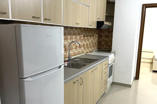 Jepet me qera apartament 1+1 ne Astir.