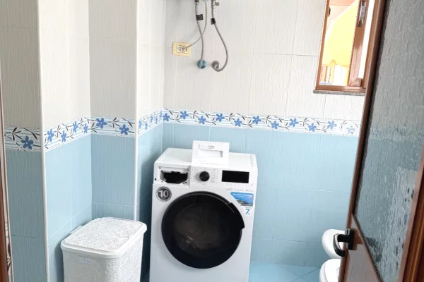 Shtepi me qera Apartament ne Tirane, 1+1, Mobilimi E mobiluar, Pagesa 40,000  Leke.