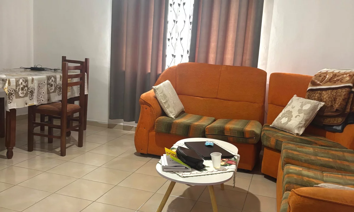 Shtepi me qera Apartament ne Tirane, 2+1, Mobilimi E mobiluar, Pagesa 40,000  Leke.