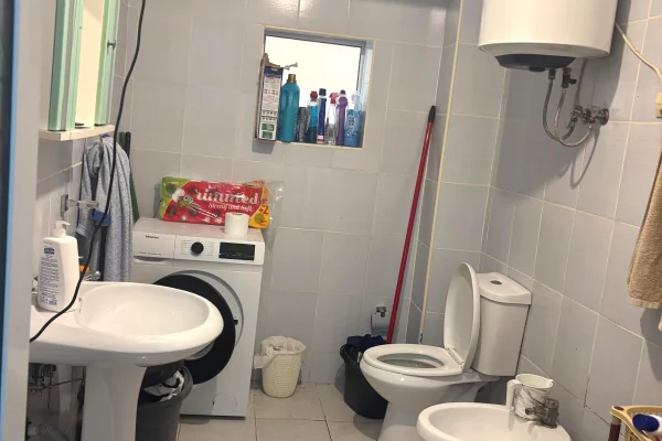 Shtepi me qera Apartament ne Tirane, 2+1, Mobilimi E mobiluar, Pagesa 40,000  Leke.
