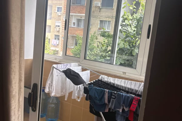 Shtepi me qera Apartament ne Tirane, 2+1, Mobilimi E mobiluar, Pagesa 40,000  Leke.