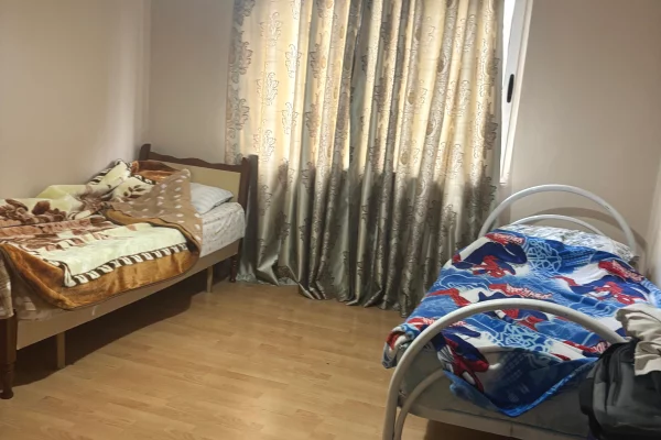 Shtepi me qera Apartament ne Tirane, 2+1, Mobilimi E mobiluar, Pagesa 40,000  Leke.