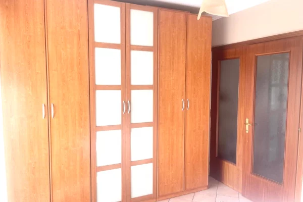 Shtepi me qera Apartament ne Tirane, 1+1, Mobilimi E mobiluar, Pagesa 650  Euro.