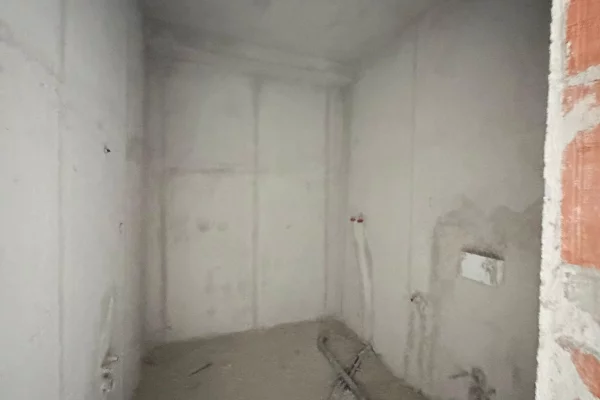 Shtepi ne shitje Apartament ne Tirane, 2+1, Mobilimi Bosh, pa mobiluar, Pagesa 8,400,000  Leke.