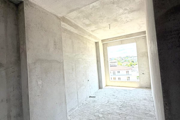 Shtepi ne shitje Apartament ne Tirane, 2+1, Mobilimi Bosh, pa mobiluar, Pagesa 8,400,000  Leke.