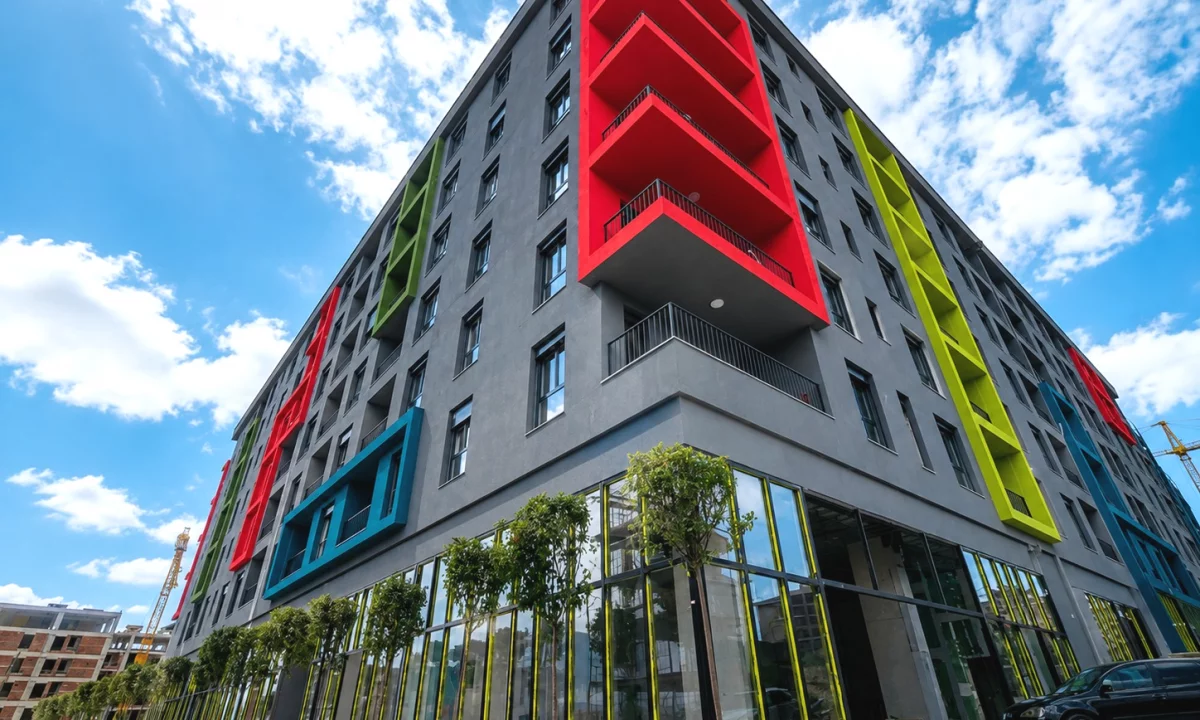 Shtepi ne shitje Apartament ne Tirane, 1+1, Mobilimi Bosh, pa mobiluar, Pagesa 92,000  Euro.