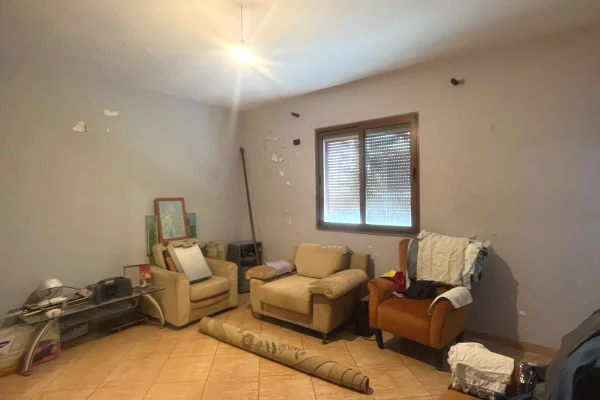 Shtepi ne shitje Shtepi Private ne Tirane, 3+1, Mobilimi E mobiluar, Pagesa 365,000  Euro.