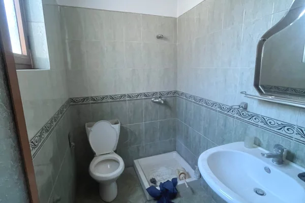 Shtepi ne shitje Shtepi Private ne Tirane, 3+1, Mobilimi E mobiluar, Pagesa 365,000  Euro.