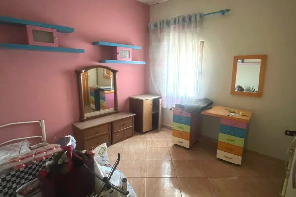 Shtepi ne shitje Shtepi Private ne Tirane, 3+1, Mobilimi E mobiluar, Pagesa 365,000  Euro.