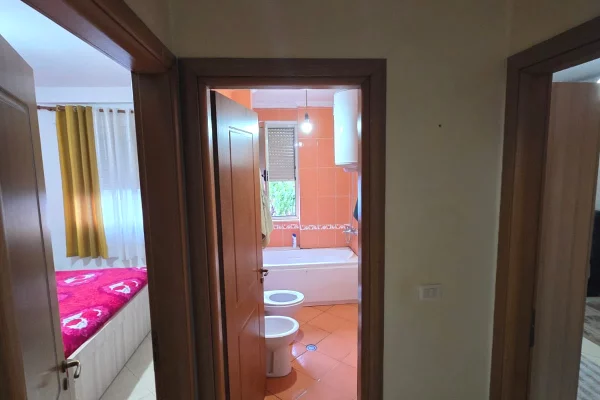 Shtepi me qera Apartament ne Tirane, 2+1, Mobilimi E mobiluar, Pagesa 47,000  Leke.