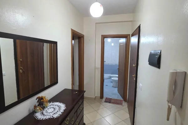 Shtepi me qera Apartament ne Tirane, 2+1, Mobilimi E mobiluar, Pagesa 47,000  Leke.