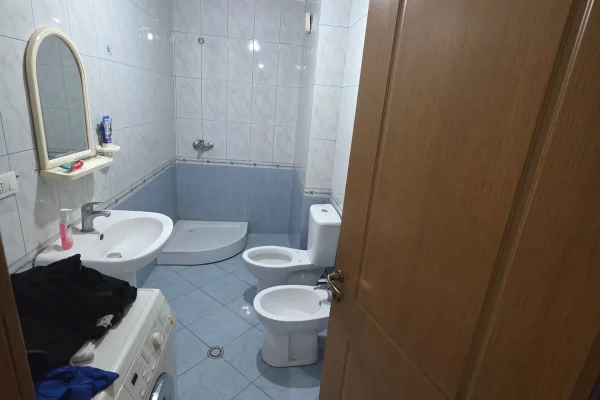 Shtepi me qera Apartament ne Tirane, 2+1, Mobilimi E mobiluar, Pagesa 47,000  Leke.