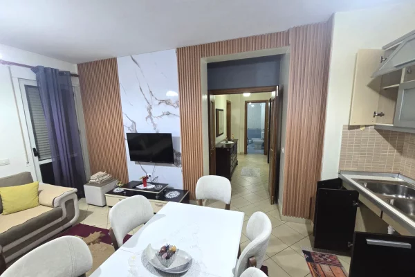 Shtepi me qera Apartament ne Tirane, 2+1, Mobilimi E mobiluar, Pagesa 47,000  Leke.