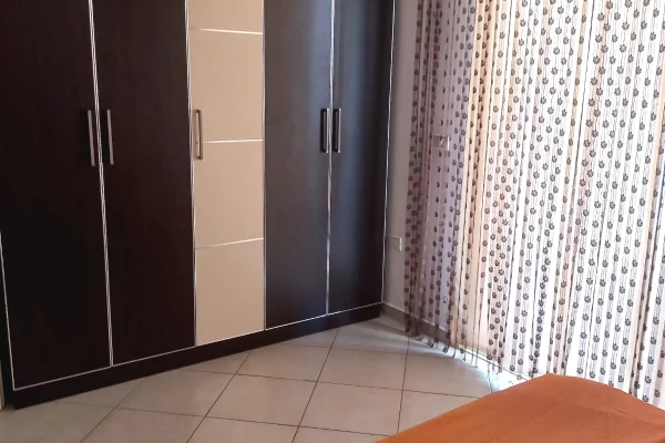 Shtepi me qera Apartament ne Tirane, 1+1, Mobilimi E mobiluar, Pagesa 40,000  Leke.