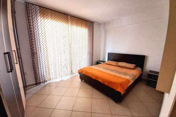 Shtepi me qera Apartament ne Tirane, 1+1, Mobilimi E mobiluar, Pagesa 40,000  Leke.