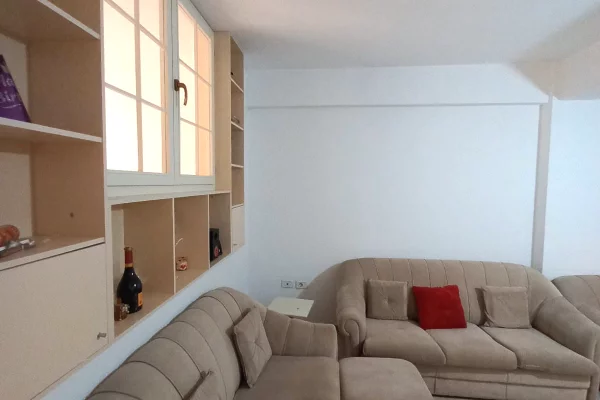 Shtepi me qera Apartament ne Tirane, 1+1, Mobilimi E mobiluar, Pagesa 40,000  Leke.