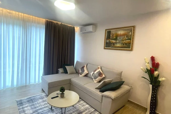 Jepet me qera apartament 1+1 ne 5 Maj