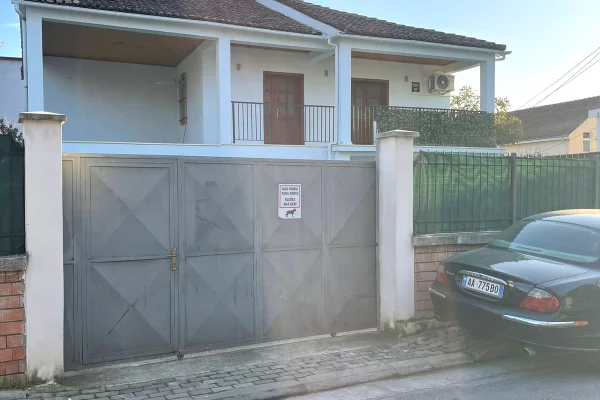 Shtepi me qera Apartament ne Tirane, 1+1, Mobilimi E mobiluar, Pagesa 40,000  Leke.