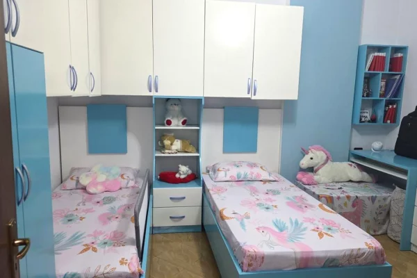 Shtepi me qera Apartament ne Tirane, 2+1, Mobilimi E mobiluar, Pagesa 58,000  Leke.