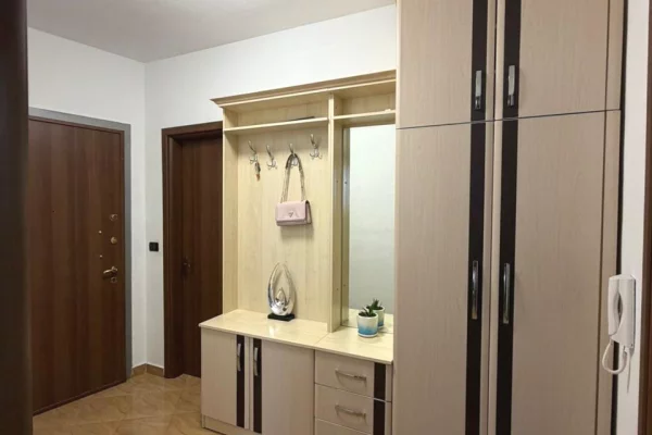 Shtepi me qera Apartament ne Tirane, 2+1, Mobilimi E mobiluar, Pagesa 58,000  Leke.