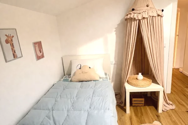 Shtepi me qera Apartament ne Tirane, 2+1, Mobilimi E mobiluar, Pagesa 120,000  Leke.