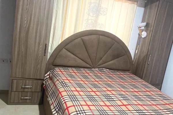 Shtepi me qera Shtepi Private ne Tirane, 3+1, Mobilimi E mobiluar, Pagesa 50,000  Leke.