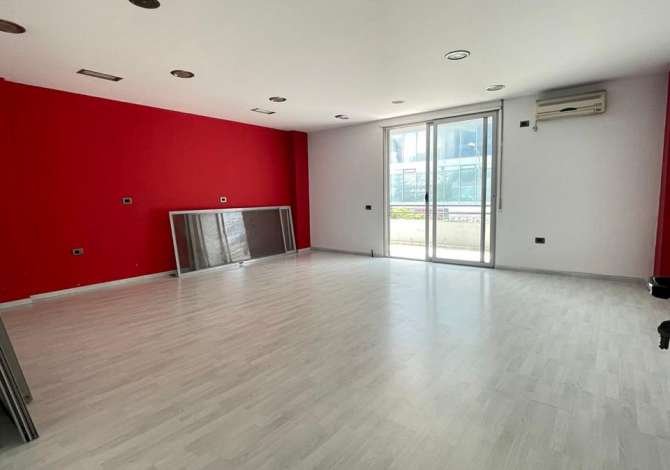 Ambient biznesi me qera 3+1 ne Tirane - 1,000 Euro