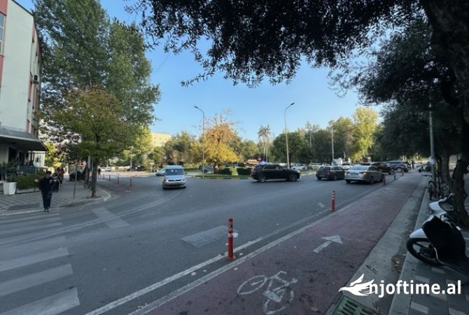 Shitet dyqan tek Garda 