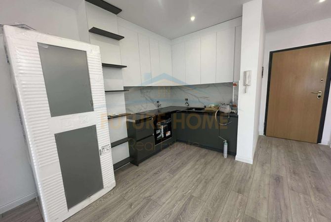 Shtepi ne shitje Apartament ne Tirane, 2+1, Mobilimi Bosh, pa mobiluar, Pagesa 135,001  Euro.