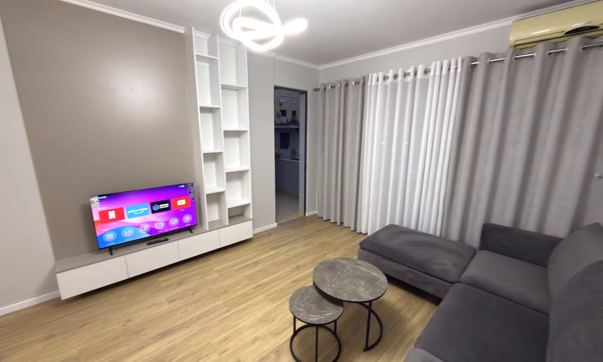Shtepi ne shitje Apartament ne Tirane, 1+1, Mobilimi E mobiluar, Pagesa 118,001  Euro.