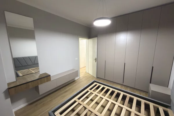 Shtepi ne shitje Apartament ne Tirane, 1+1, Mobilimi E mobiluar, Pagesa 118,001  Euro.