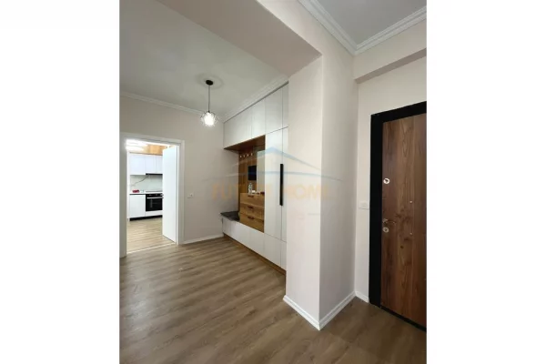 Appartamento in affitto a Tirana 2+1, Arredato