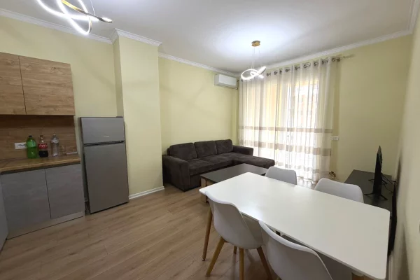 Appartamento in affitto a Tirana 2+1, Arredato