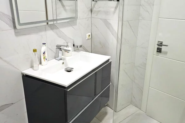 Appartamento in affitto a Tirana 2+1, Arredato