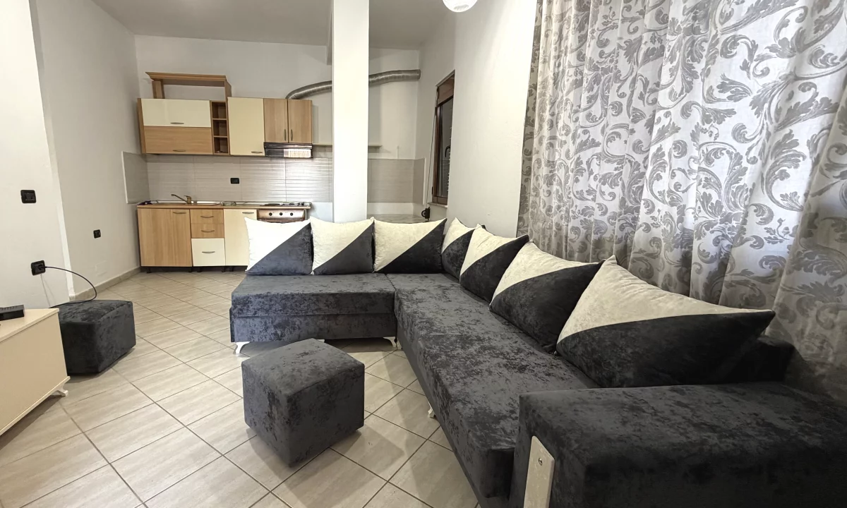 Shtepi me qera Apartament ne Tirane, 1+1, Mobilimi E mobiluar, Pagesa 55,000  Leke.