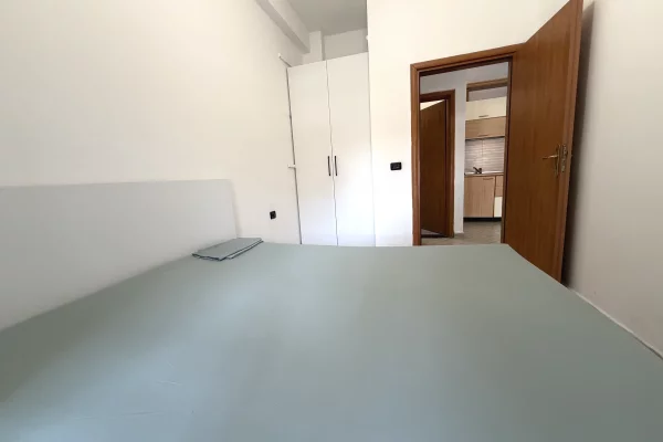 Shtepi me qera Apartament ne Tirane, 1+1, Mobilimi E mobiluar, Pagesa 55,000  Leke.