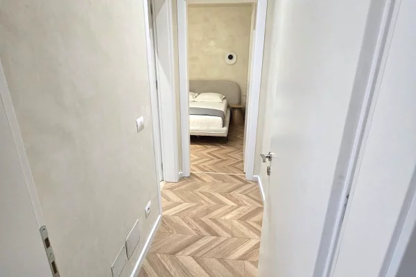 Shtepi ne shitje Apartament ne Tirane, 1+1, Mobilimi E mobiluar, Pagesa 210,000  Euro.