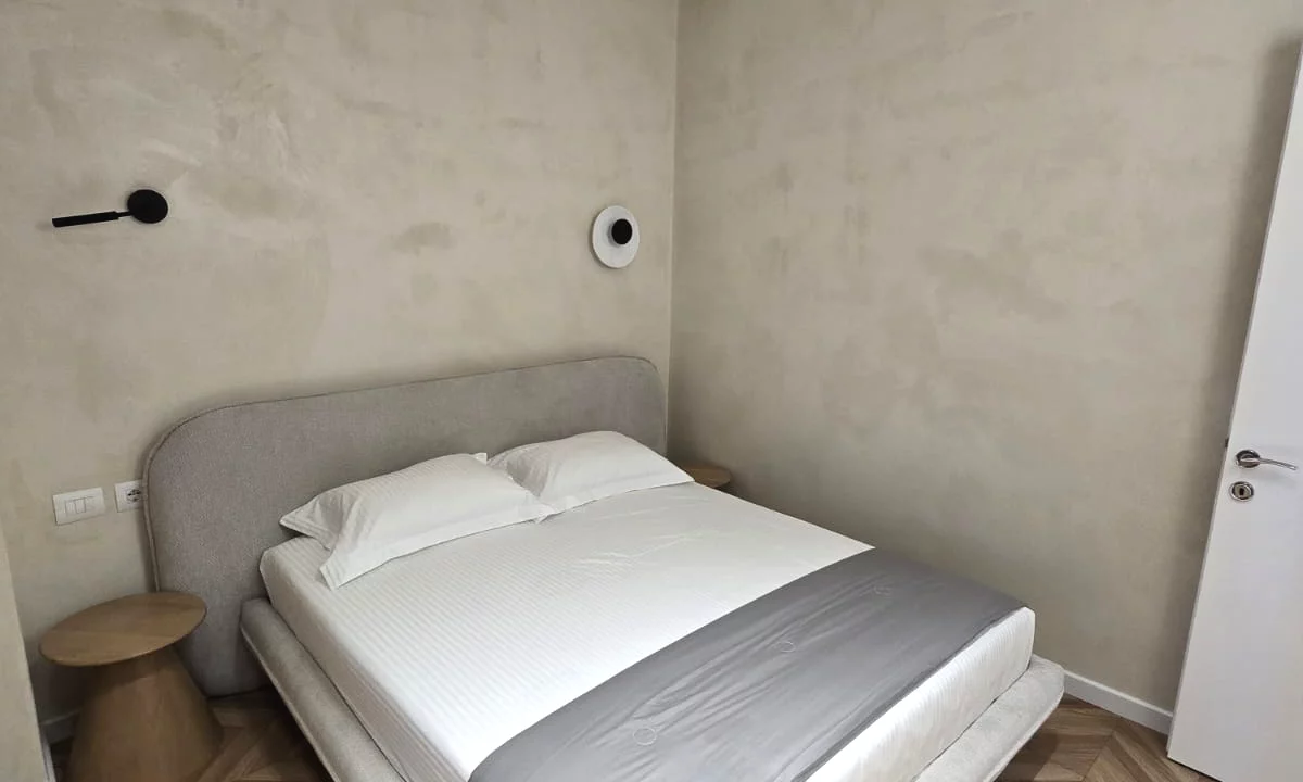 Shtepi ne shitje Apartament ne Tirane, 1+1, Mobilimi E mobiluar, Pagesa 210,000  Euro.