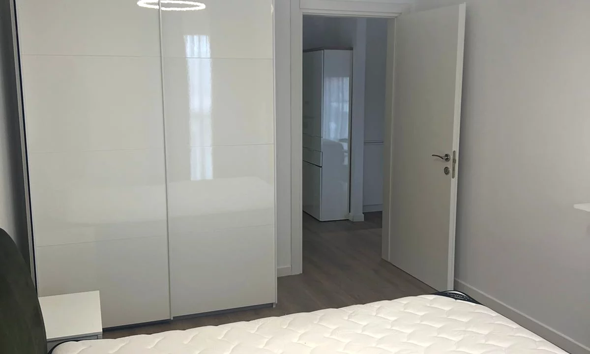 Shtepi me qera Apartament ne Tirane, 1+1, Mobilimi E mobiluar, Pagesa 900  Euro.