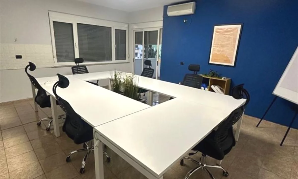 🏢 Zyre me Qira – Bllok, Tirane