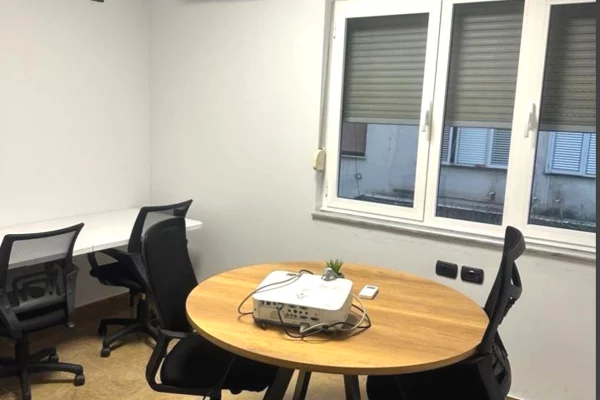 🏢 Zyre me Qira – Bllok, Tirane