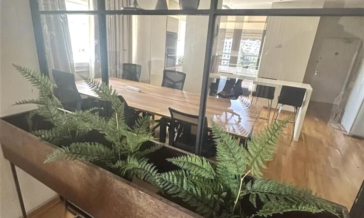 🏢 Zyre Moderne me Qira  – Blloku, Tirane