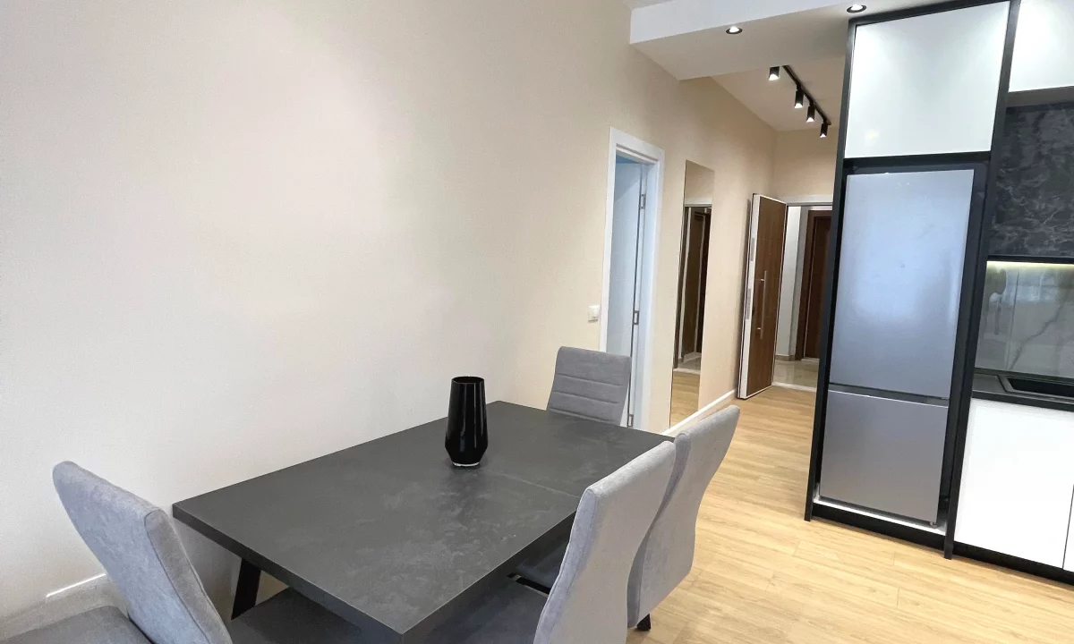 Shtepi ne shitje Apartament ne Tirane, 2+1, Mobilimi E mobiluar, Pagesa 143,000  Euro.