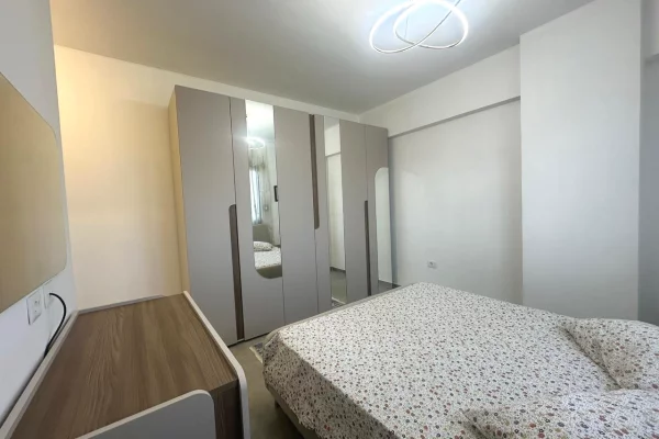 Shtepi me qera Apartament ne Tirane, 2+1, Mobilimi E mobiluar, Pagesa 600  Euro.