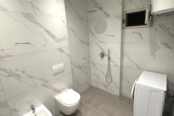 Shtepi ne shitje Apartament ne Tirane, 1+1, Mobilimi E mobiluar, Pagesa 178,000  Euro.