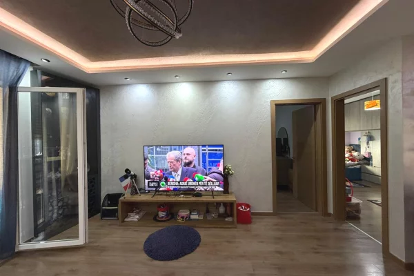 Appartamento in vendita a Tirana 2+1, Arredato