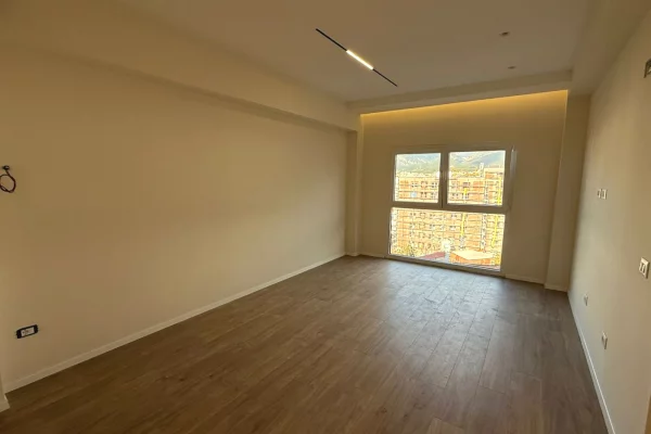 🏡 Apartament 1+1 në Shitje – Ali Demi, pranë Kompleksit KONTAKT